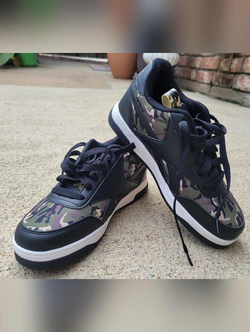 Reebok Men's Black & Green Camo Low-Top Sneakers